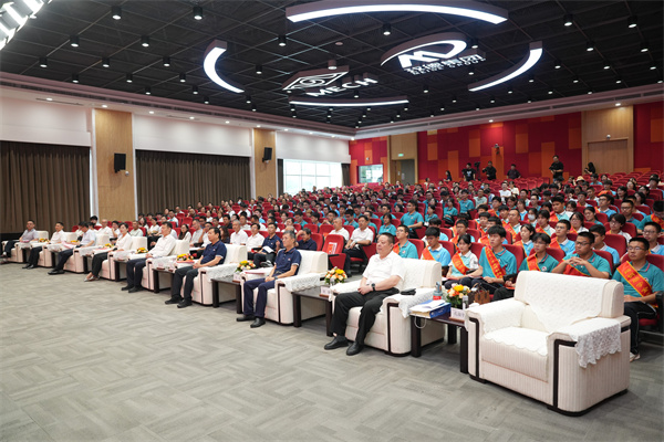 2025年瑪鋼助學金頒發儀式在玫德集團隆重舉行