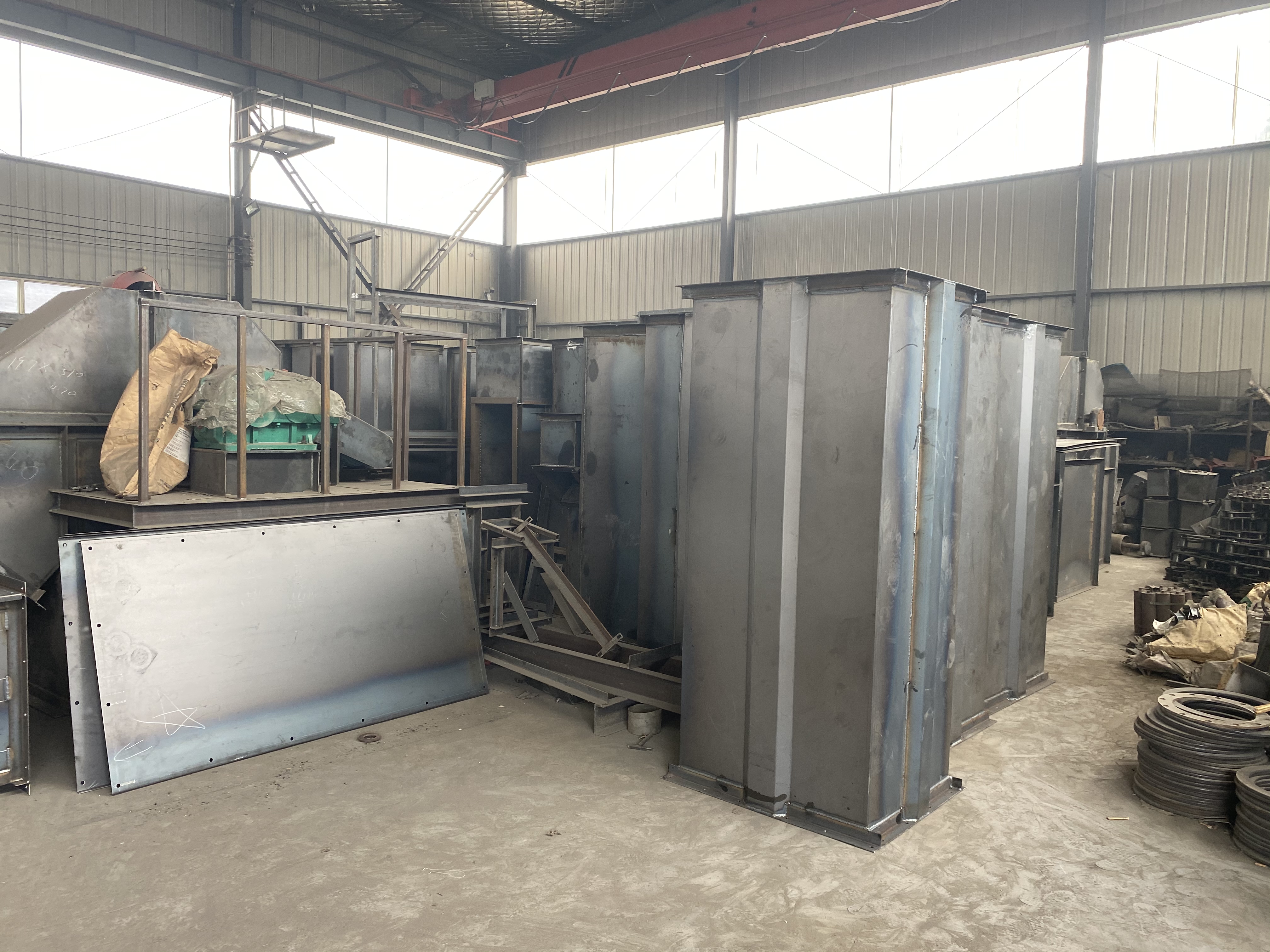 重型礦石塊粒物料單斗提升機生產廠家介紹 (礦石粒徑)